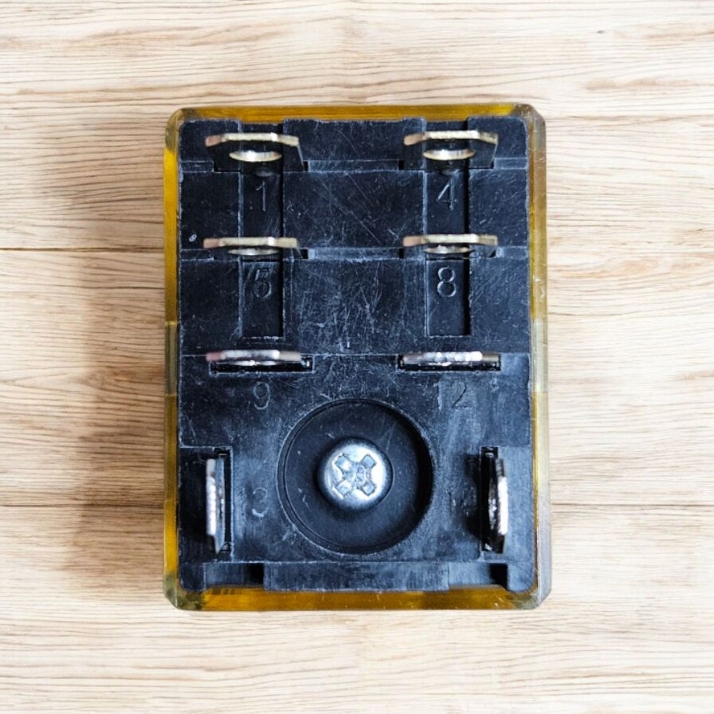 IDEC Relay RH2B-UL, AC220-240V, 50/60Hz
