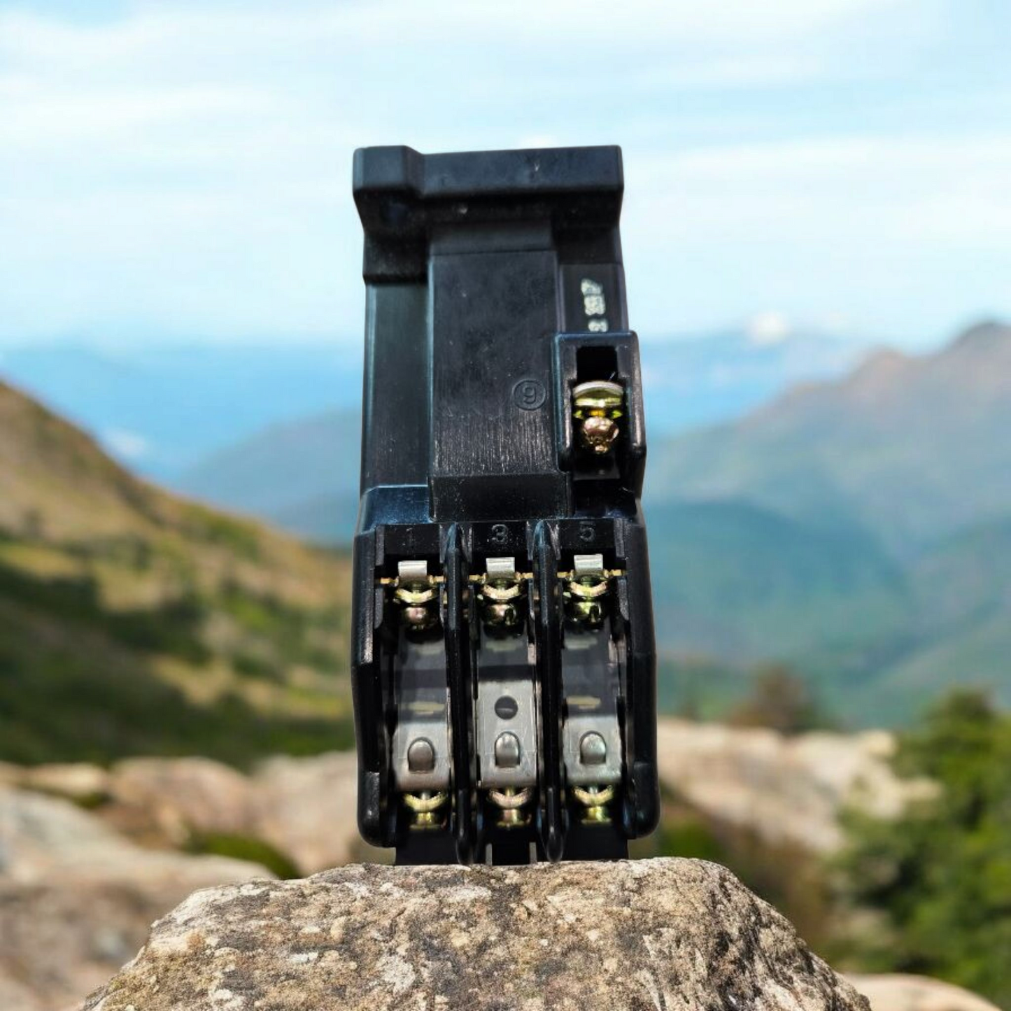 Fuji Auxiliary Contactor SRC50-2U/X (4A+2B) 100-120VAC