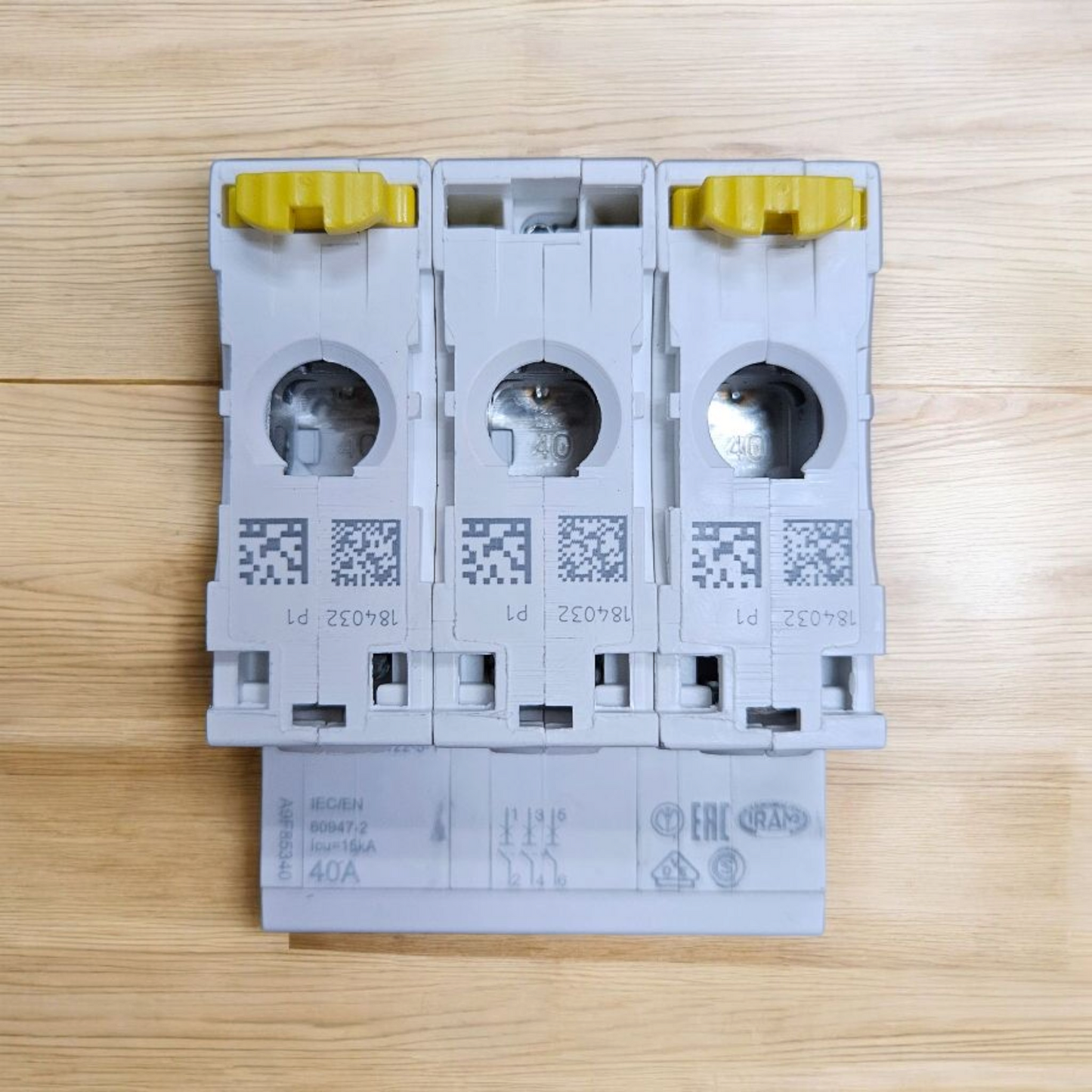 Schneider MCB, IC60H, A9F85340, 3 Pole, D40
