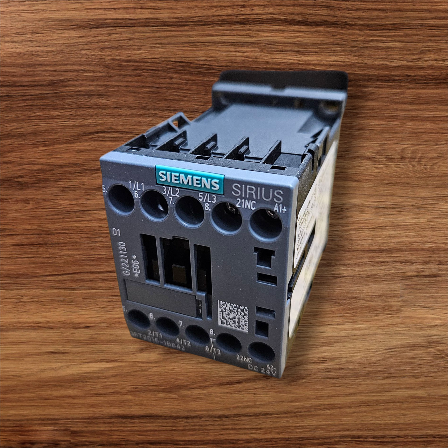 Siemens Magnetic Contactor 3RT2016-1BB42