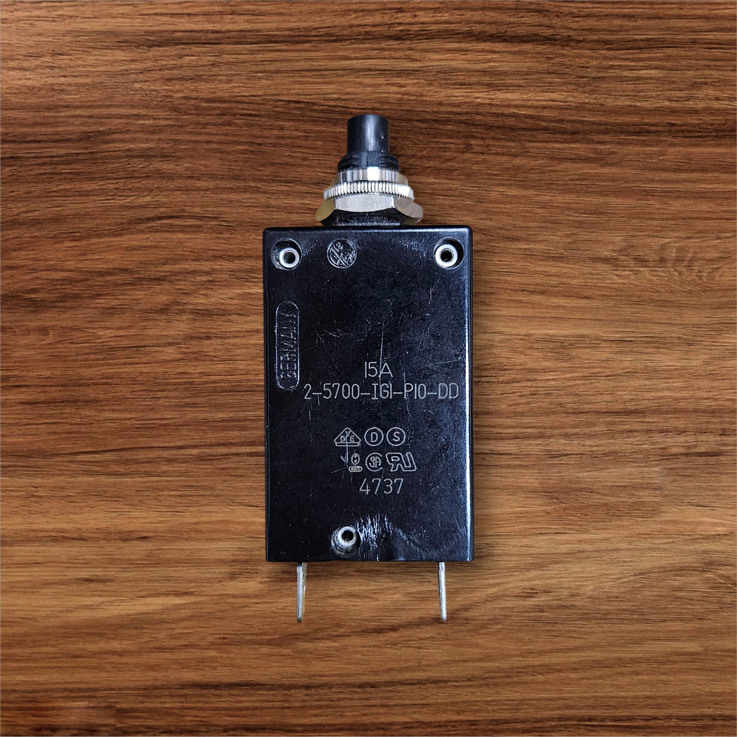 ETA 2-5700-IG1-P10-DD Thermal Overcurrent Circuit Breaker