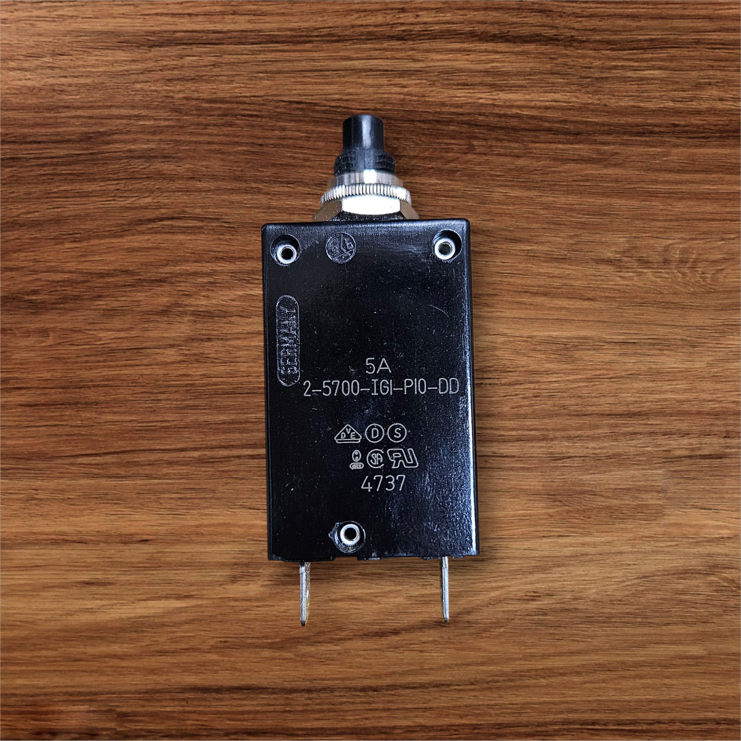 ETA 2-5700-IG1-P10-DD Thermal Overcurrent Circuit Breaker