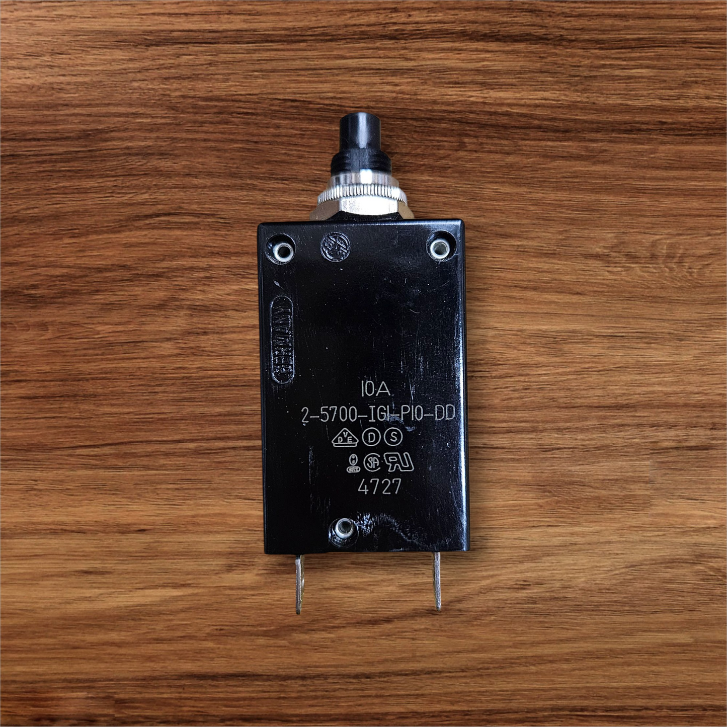 ETA 2-5700-IG1-P10-DD Thermal Overcurrent Circuit Breaker