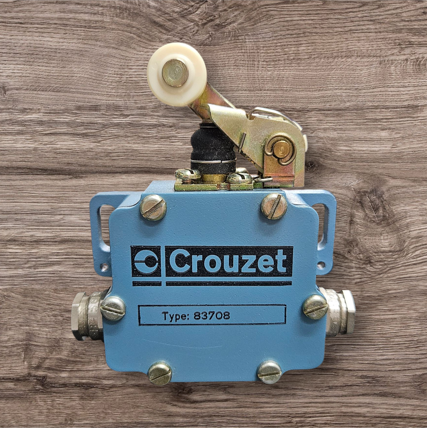 Crouzet Limit Switch 83708 Plunger Roller