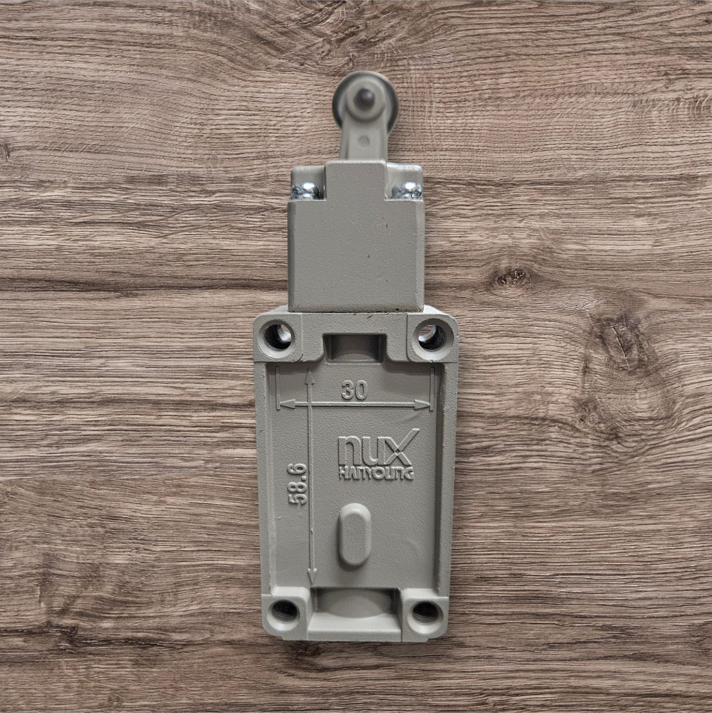 Hanyoung Nux Roller Lever Limit Switch HY-M908