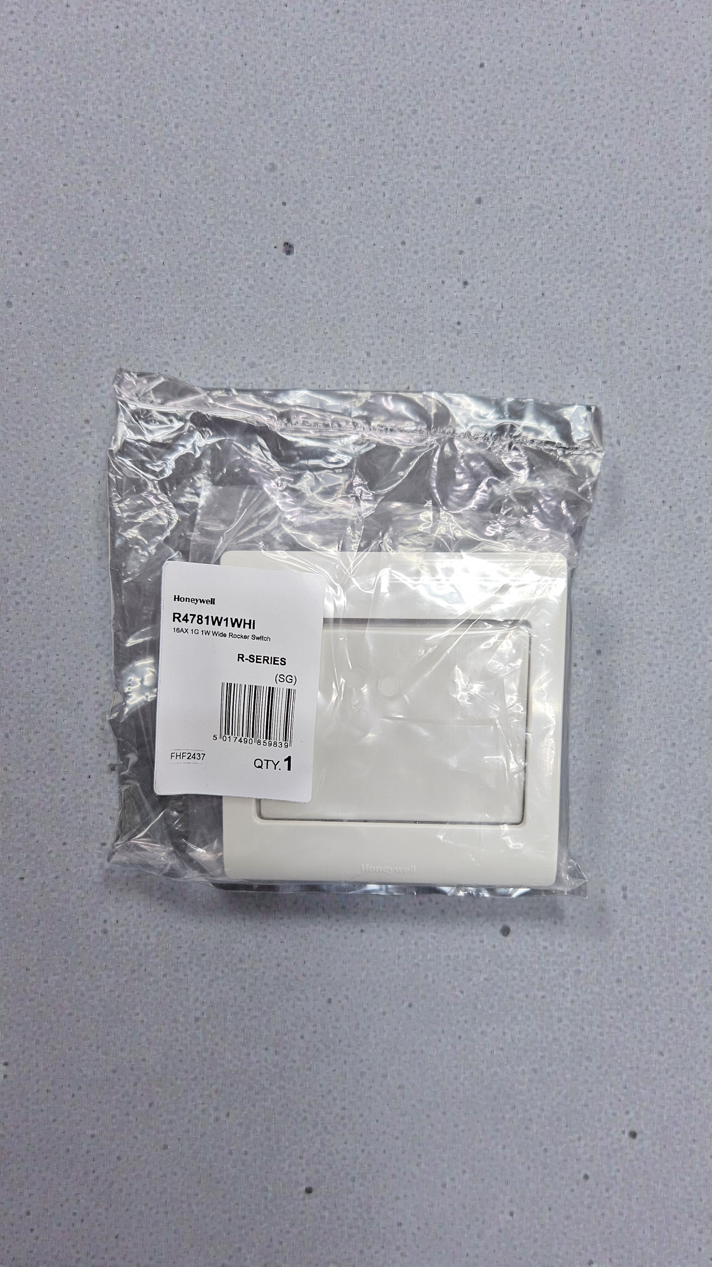 Honeywell R4781W1WHI 16AX 1G 1W Wide Rocker Switch