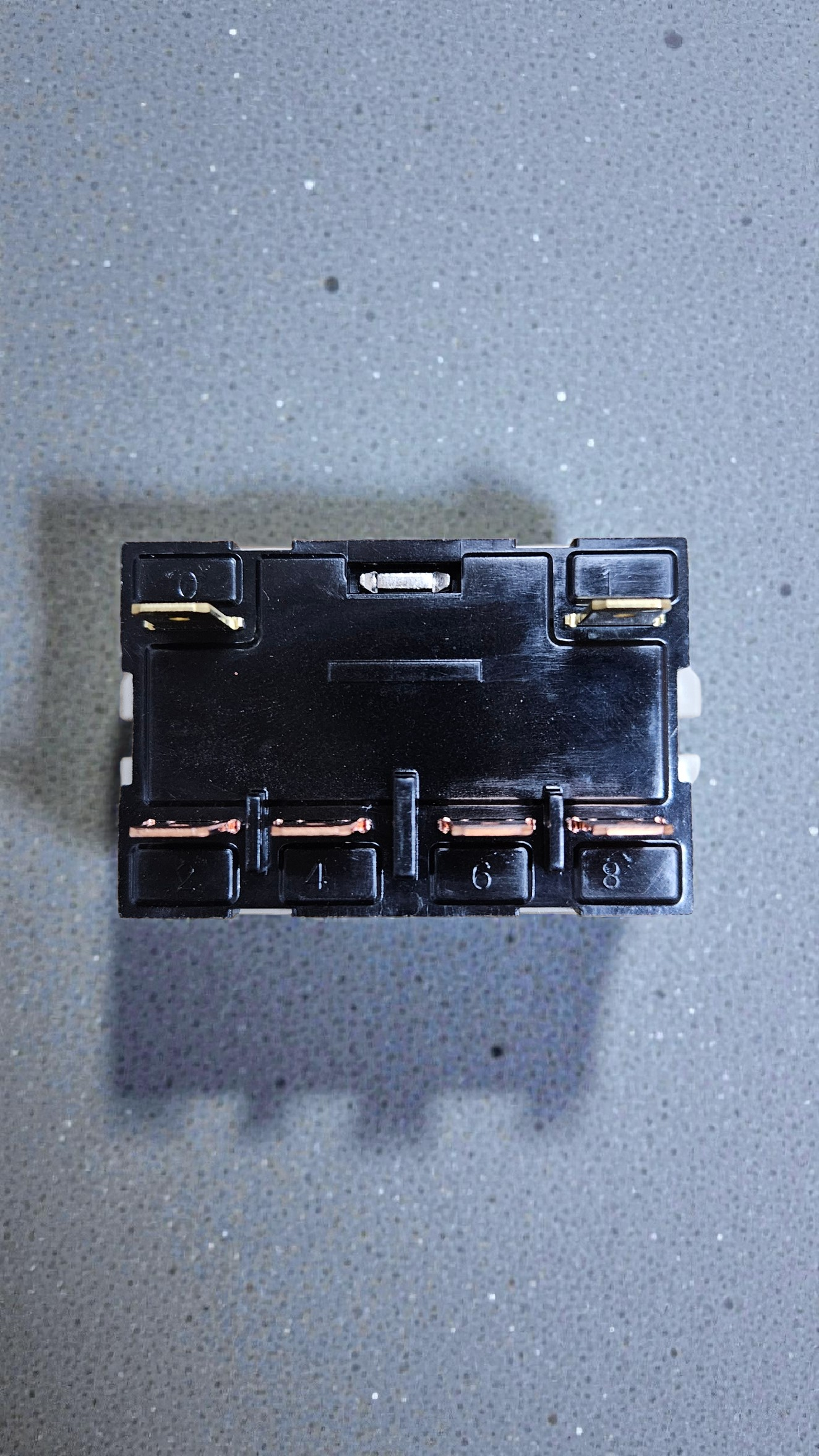 Omron G7L-2A-TUB 200-240VAC