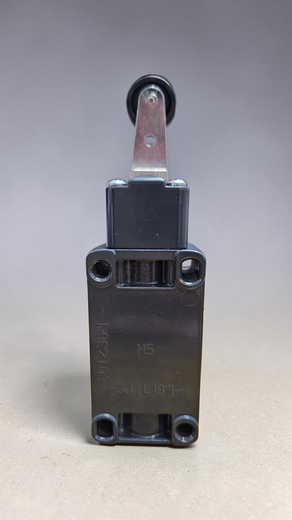 Pizzato Limit Switch FD552-M2 Position Switch With Roller Lever, Protection Degree IP67