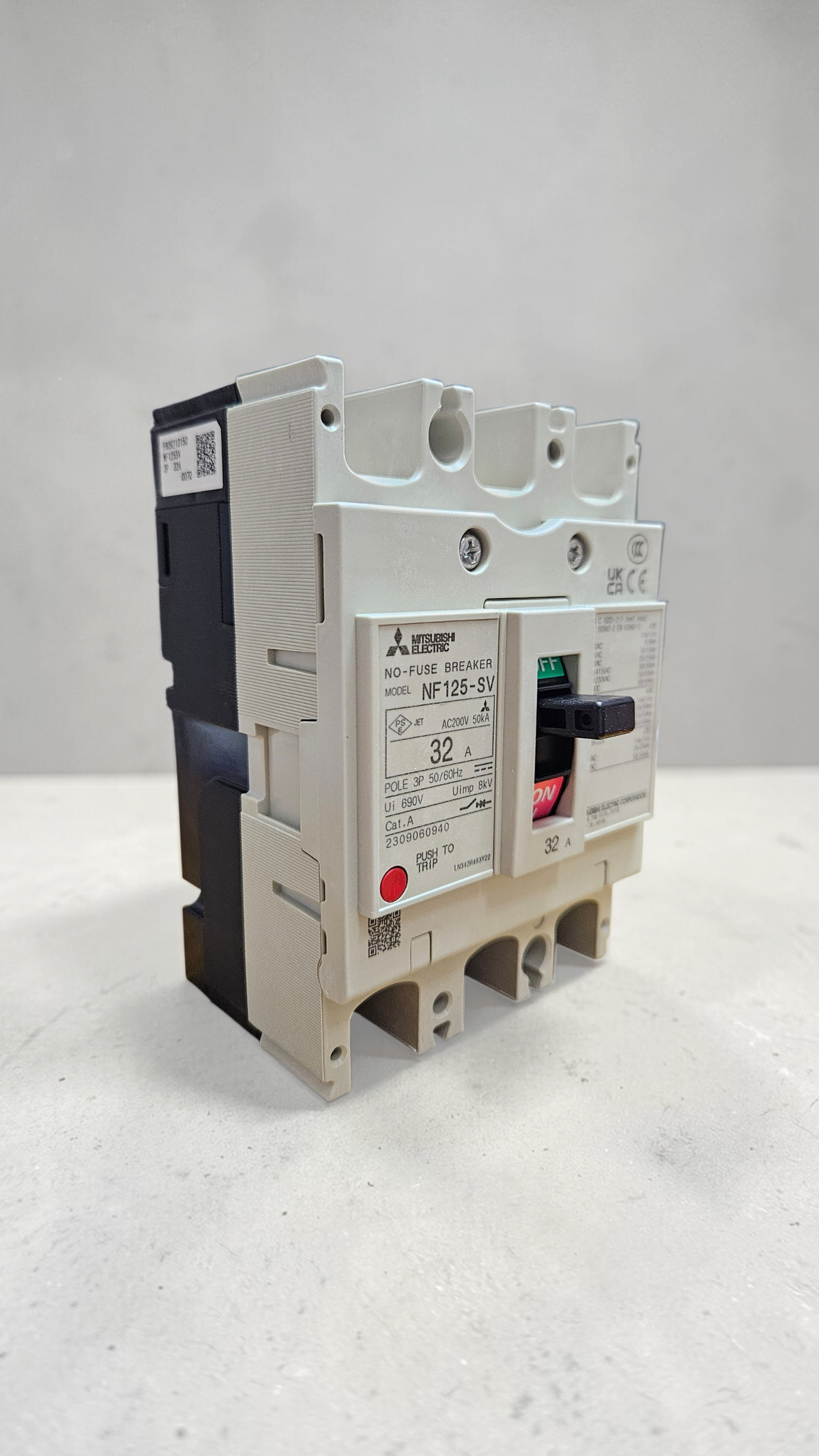 Mitsubishi NF125-SV, 3 Pole, 32A, 30kA