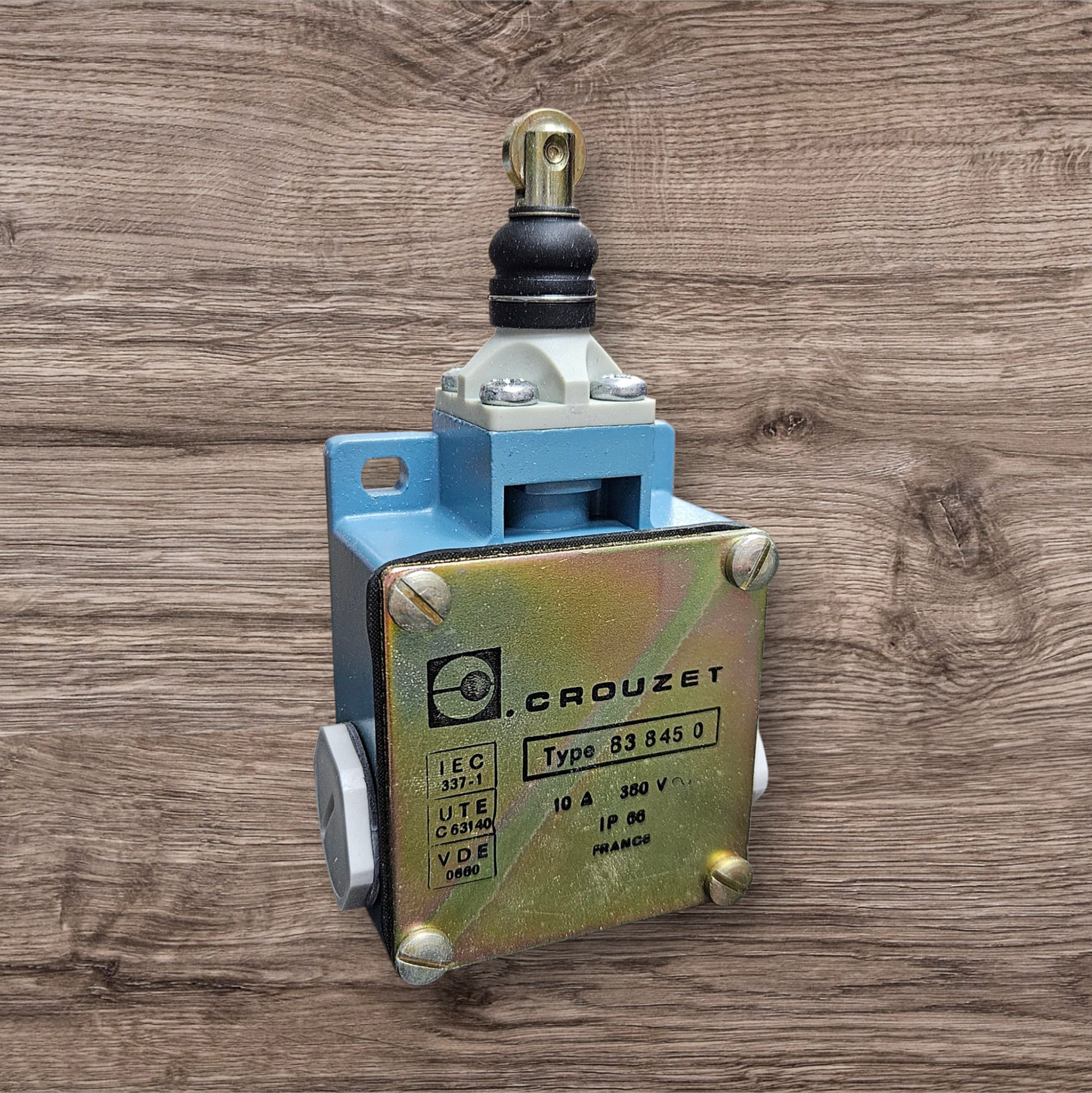 Crouzet Limit Switch 838450 Steel roller plunger