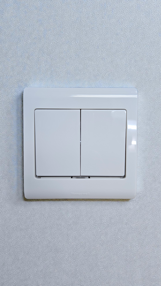 Honeywell R4782W1WHI 16AX 2G 1W Wide Rocker Switch