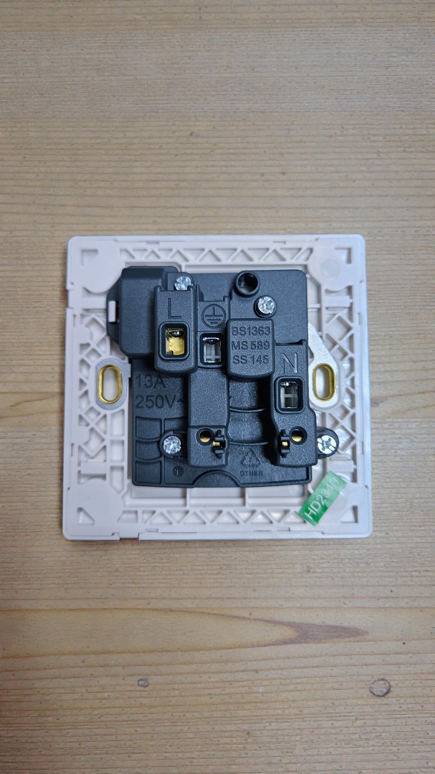 Honeywell MK 1 Gang Socket R2757WHI, 1X13A SSO
