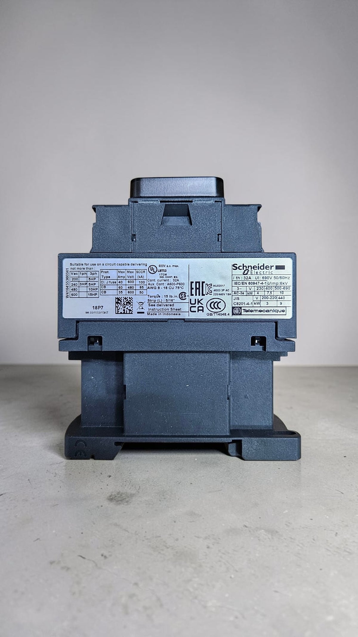 Schneider Contactor LC1D18P7 230VAC