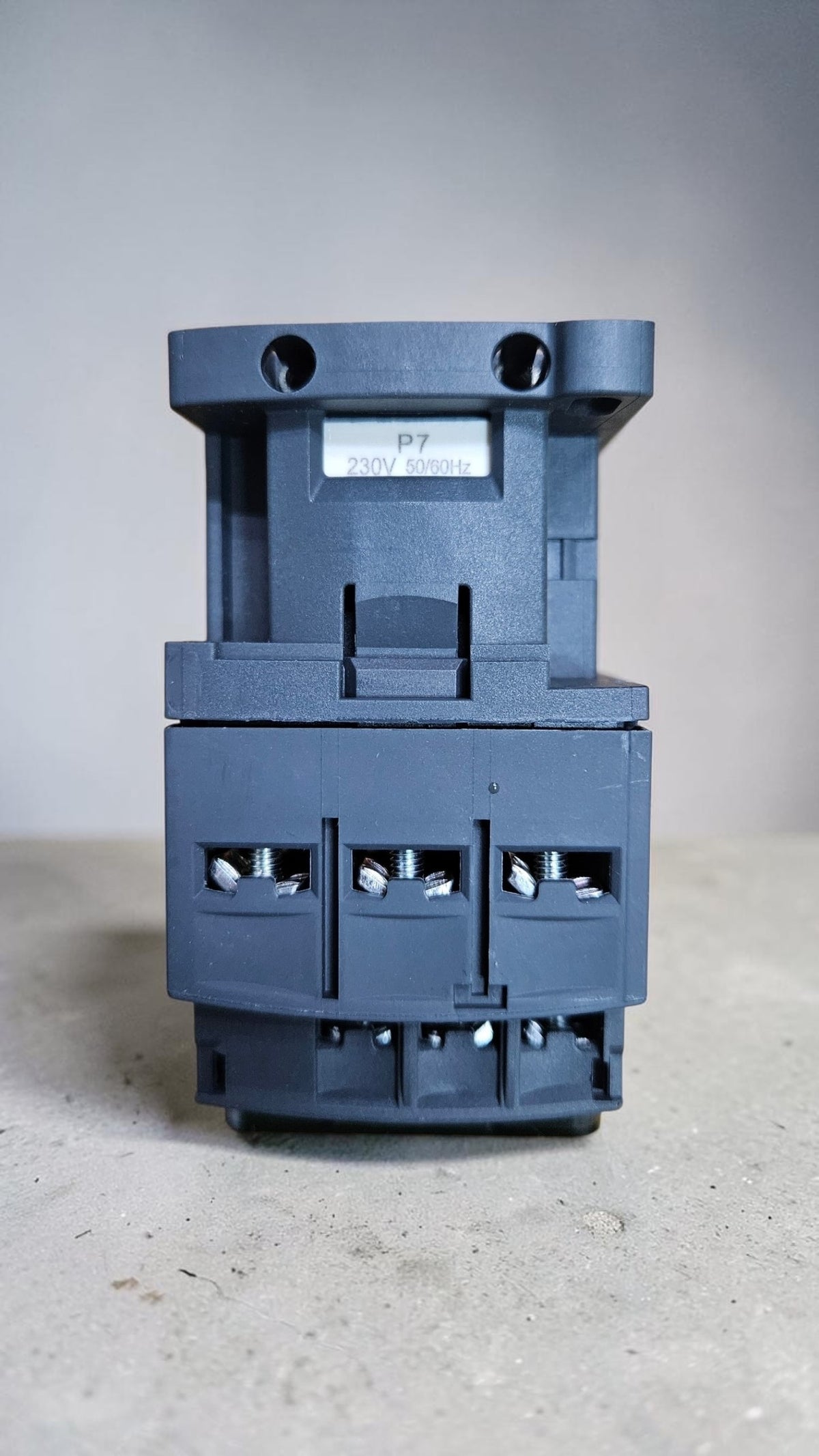 Schneider Contactor LC1D18P7 230VAC