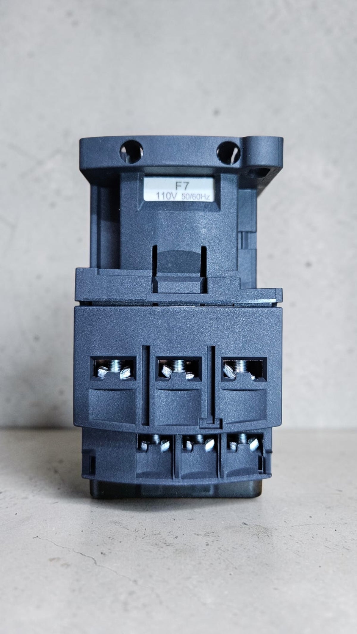 Schneider Control Relay, CAD50F7, 110VAC, 5 NO