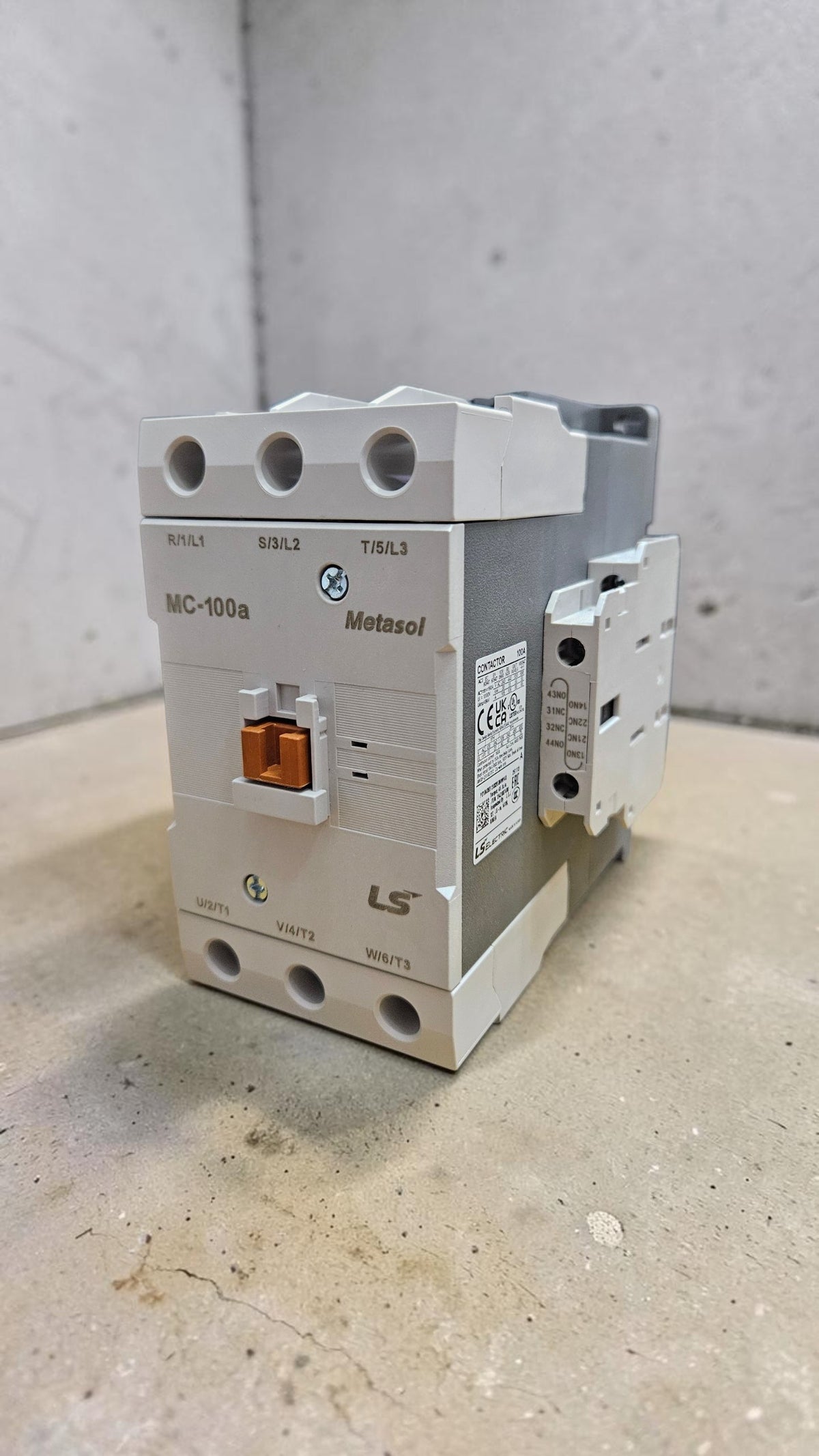 LS Electric MC-100a, 1A+1B, 415VAC Metasol Magnetic Contactor