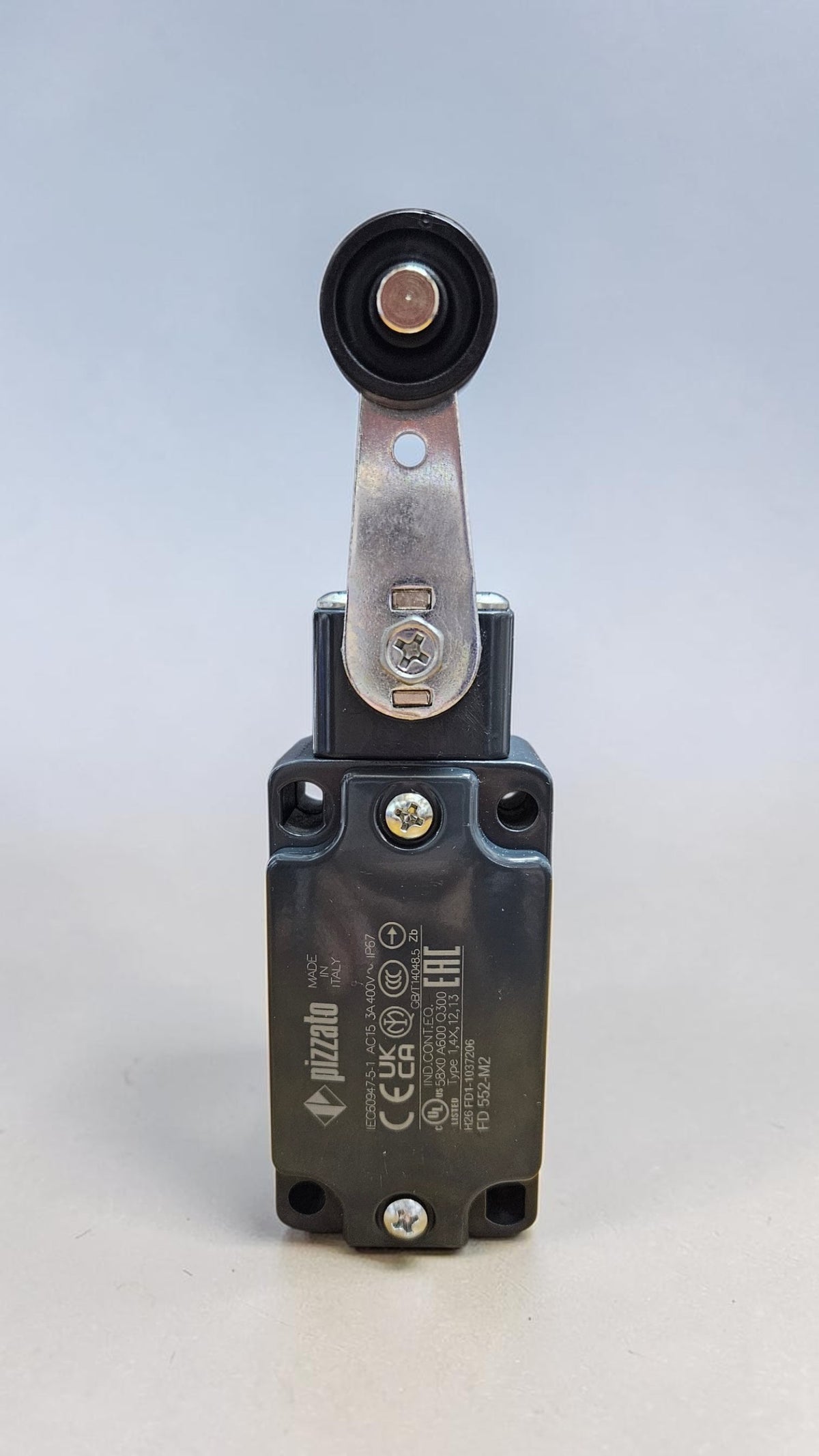 Pizzato Limit Switch FD552-M2 Position Switch With Roller Lever, Protection Degree IP67