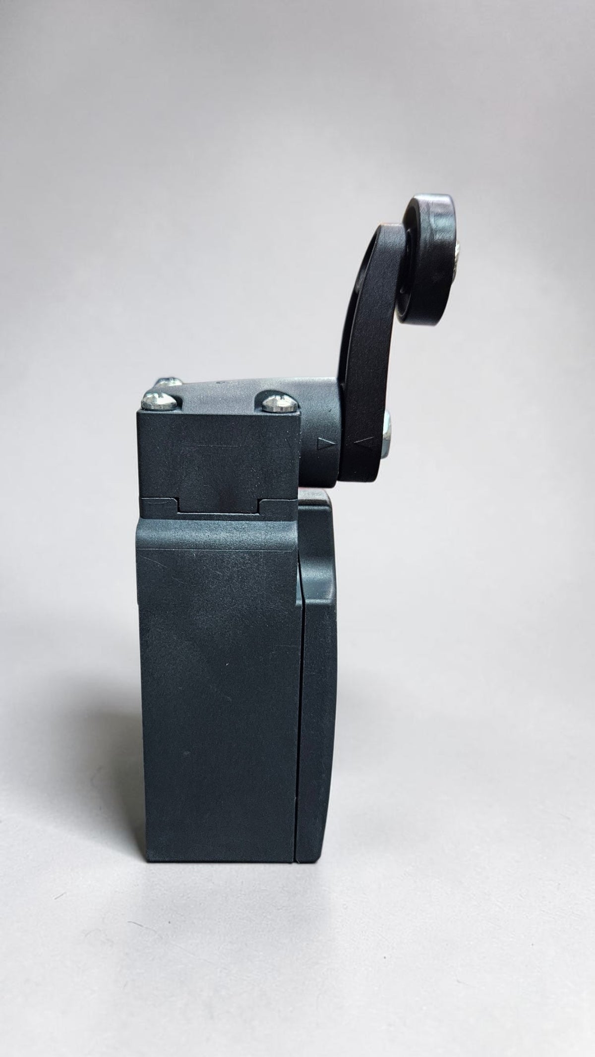 Pizzato Mini Limit Switch FR530-M2, Position Switch With Roller Lever, Protection Degree IP67