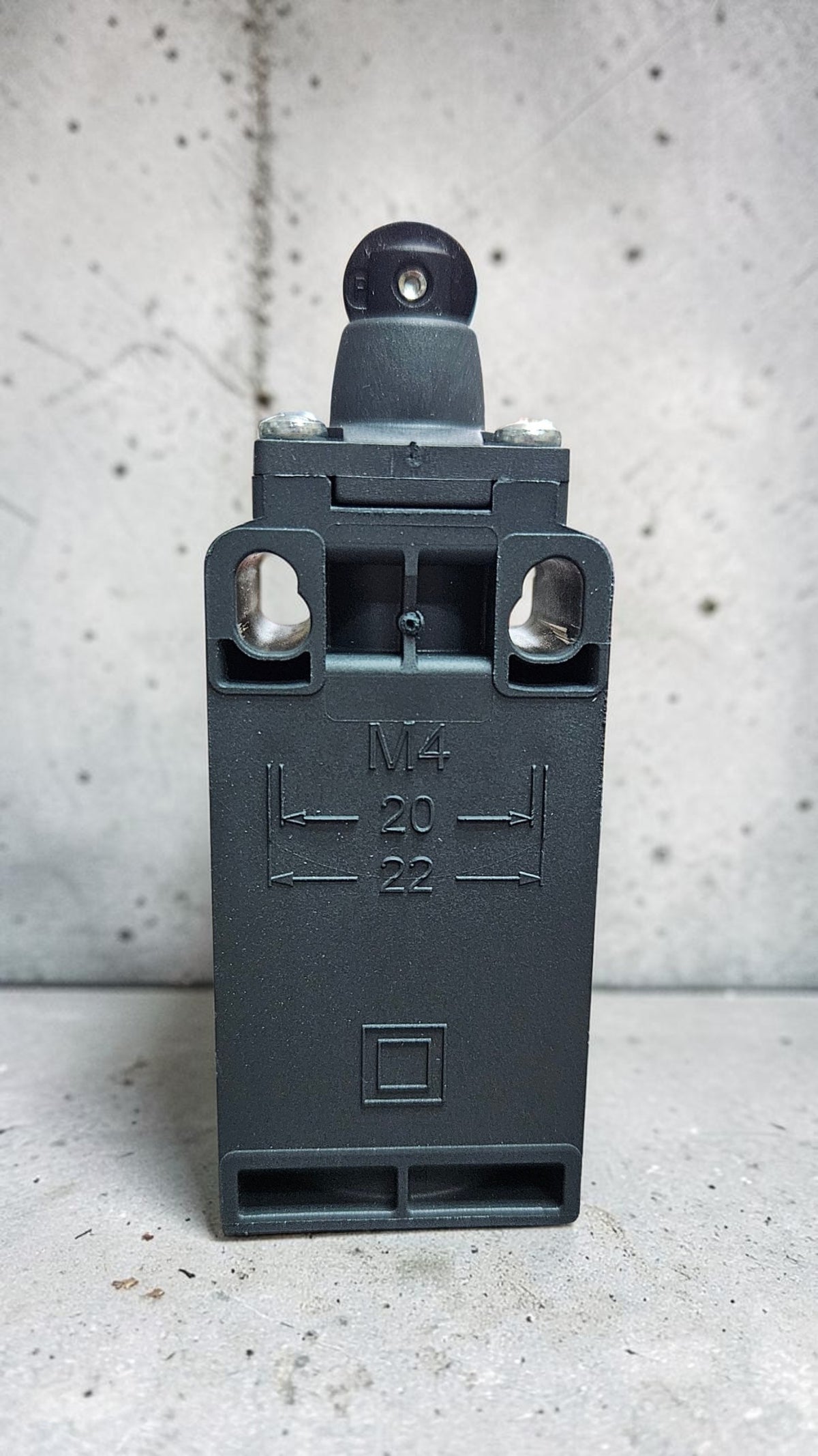 Pizzato Mini Limit Switch FR515-M2, Roller Piston Plunger, 1NO+1NC, Snap Action, IP67