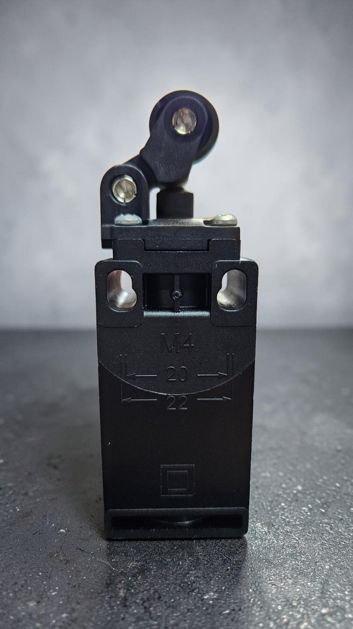Pizzato Limit Switch, FR502-M2, Limit Switch With One Way Roller, Protection Degree IP67